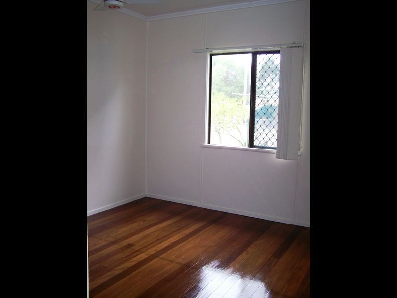 12 Cumming Street, Bongaree QLD 4507