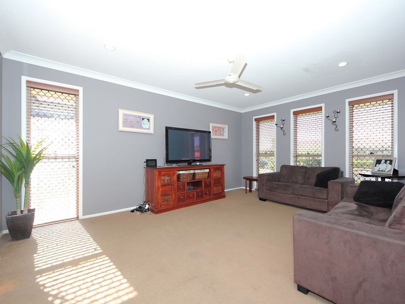 14 Myora Place, Sandstone Point QLD 4511