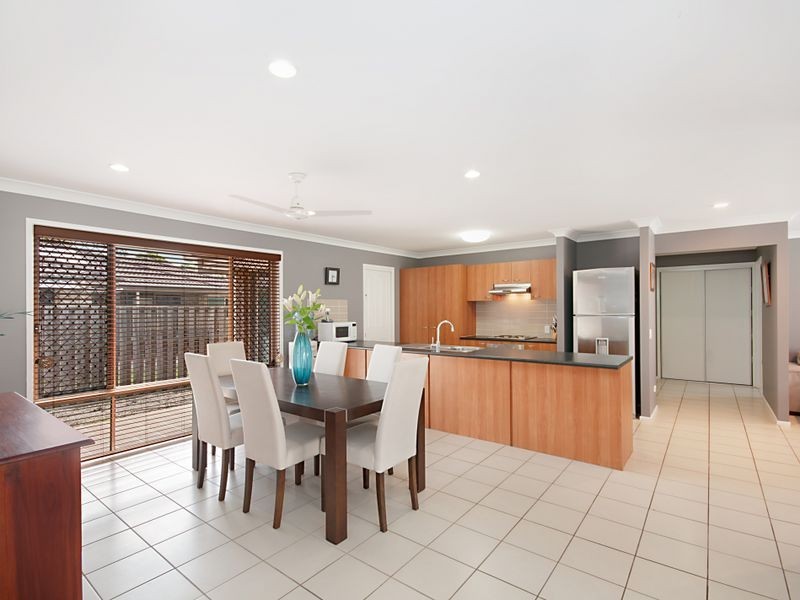 14 Myora Place, Sandstone Point QLD 4511