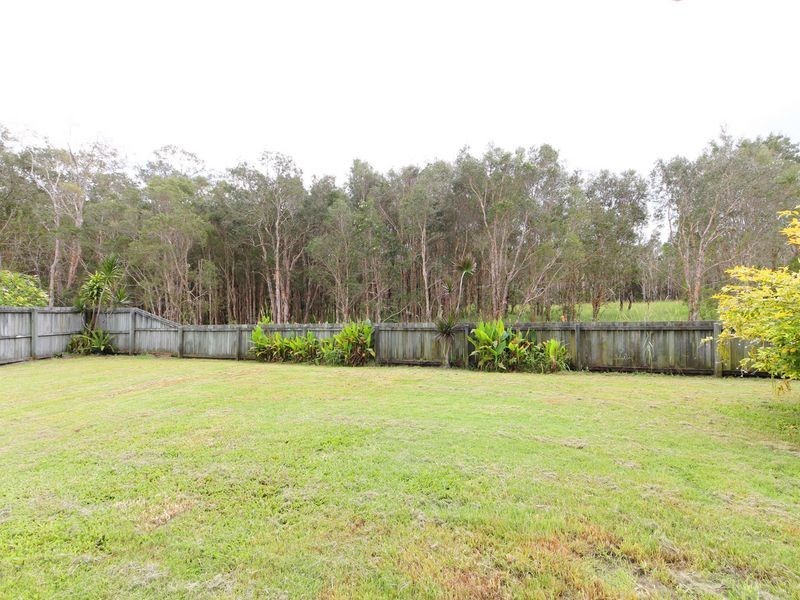 17 Bream Court, Sandstone Point QLD 4511