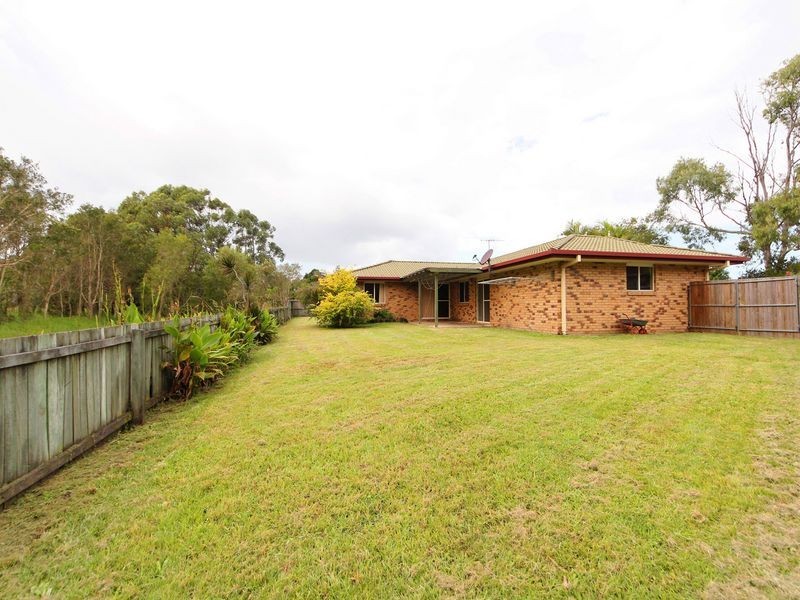 17 Bream Court, Sandstone Point QLD 4511