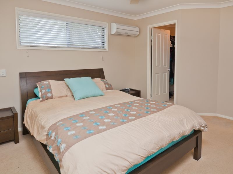 8 Wategoes Street, Sandstone Point QLD 4511