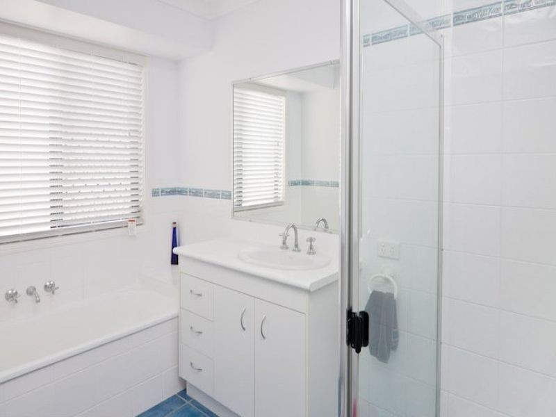 8 Wategoes Street, Sandstone Point QLD 4511
