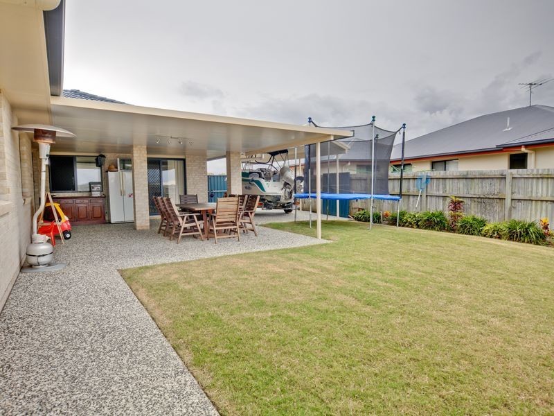 8 Wategoes Street, Sandstone Point QLD 4511