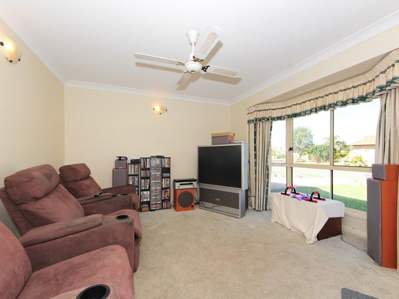 96 Carpenter Way, Sandstone Point QLD 4511