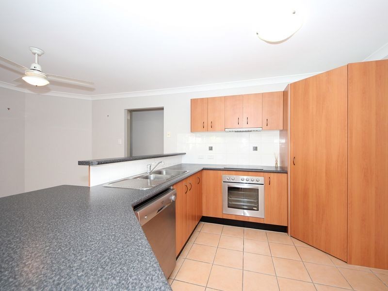 33 Corrimal Place, Sandstone Point QLD 4511