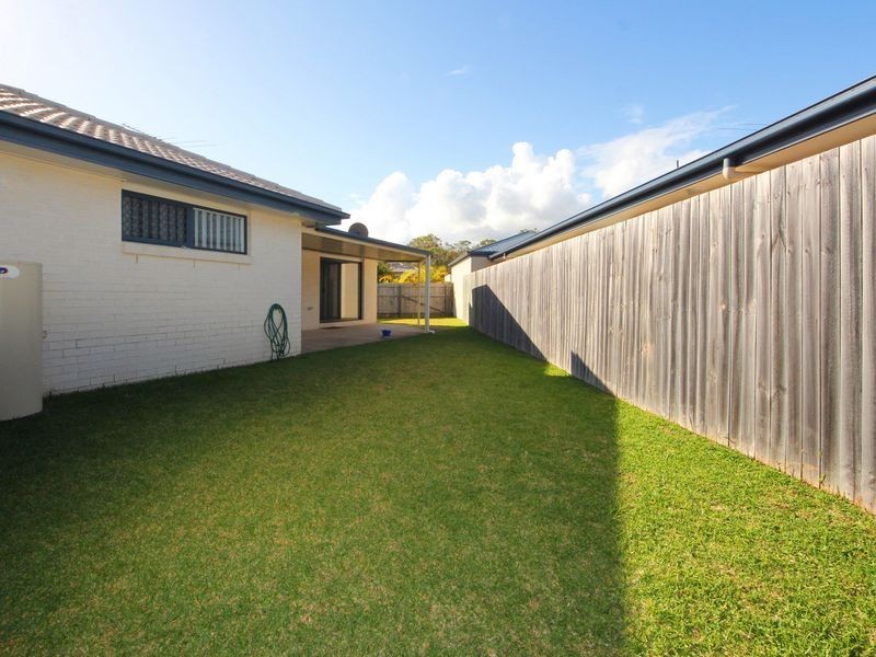 33 Corrimal Place, Sandstone Point QLD 4511
