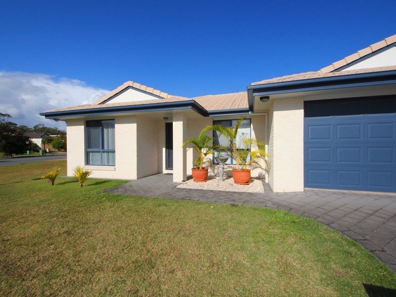 33 Corrimal Place, Sandstone Point QLD 4511