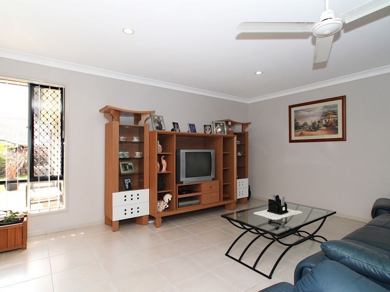 128 Carpenter Way, Sandstone Point QLD 4511