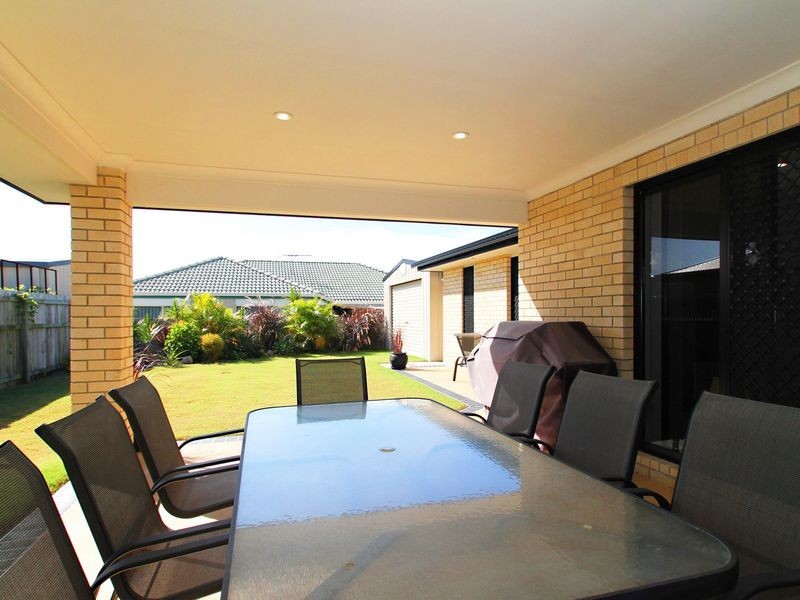 128 Carpenter Way, Sandstone Point QLD 4511