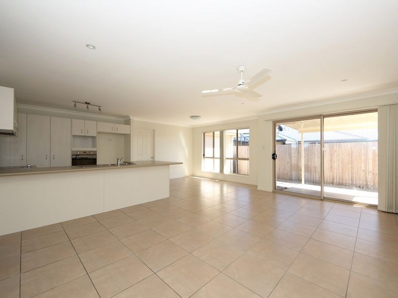 53 Corrimal Place, Sandstone Point QLD 4511