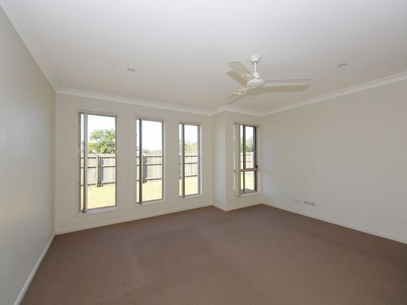 53 Corrimal Place, Sandstone Point QLD 4511