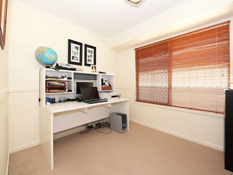 6 Carter Court, Sandstone Point QLD 4511