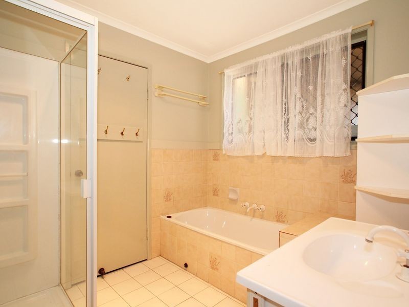 65 Bestmann Road East, Sandstone Point QLD 4511