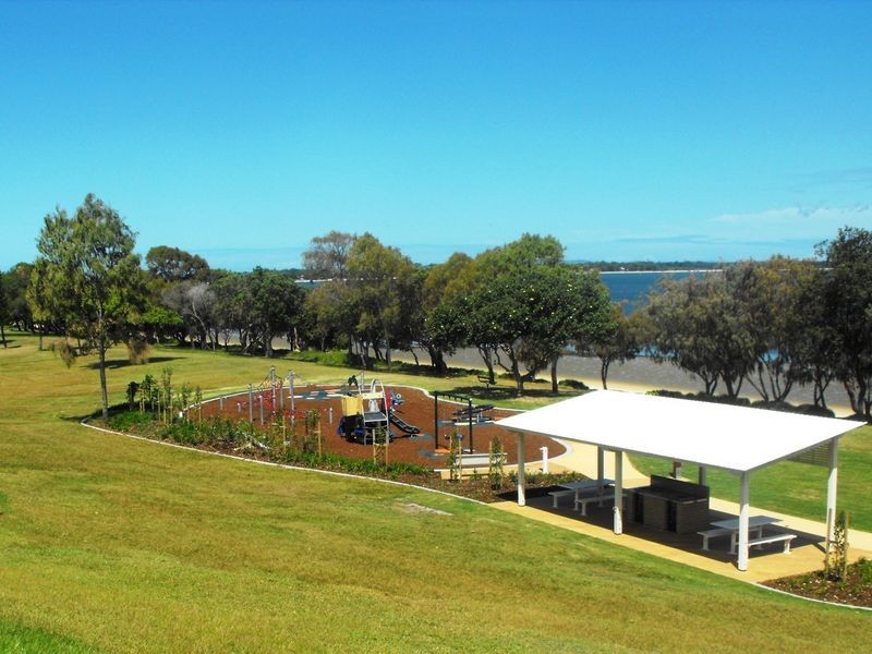 65 Bestmann Road East, Sandstone Point QLD 4511