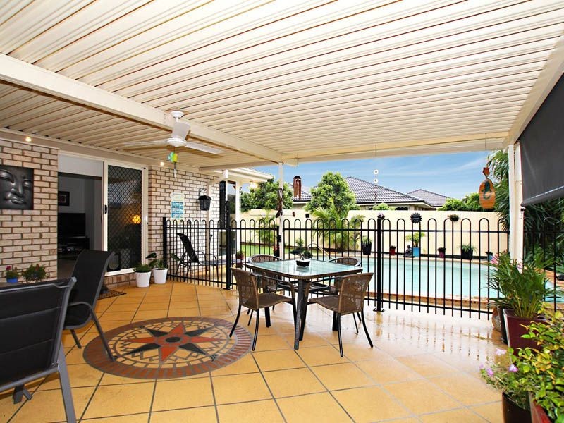 6 Scarborough Court, Sandstone Point QLD 4511