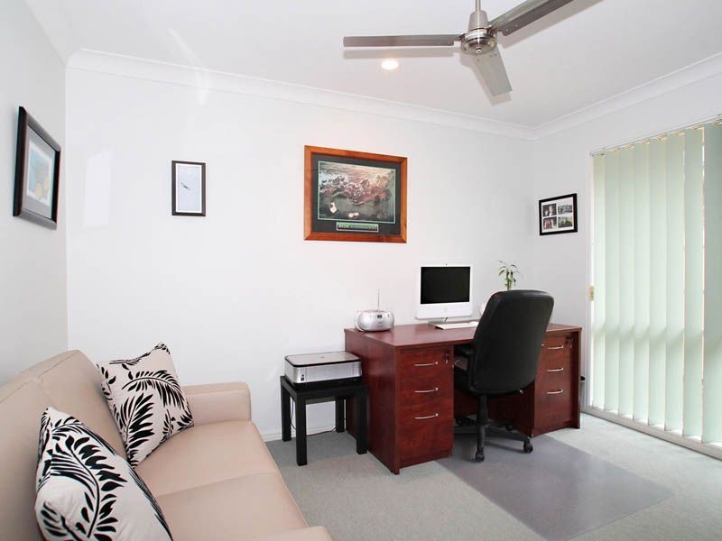 6 Scarborough Court, Sandstone Point QLD 4511