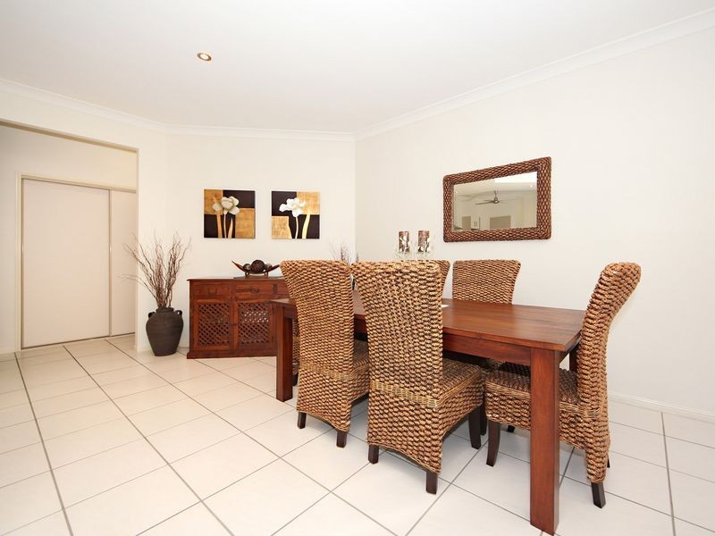 10 Biggera Court, Sandstone Point QLD 4511
