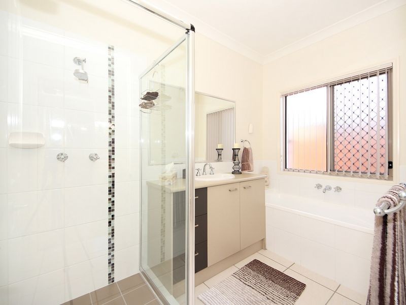10 Biggera Court, Sandstone Point QLD 4511
