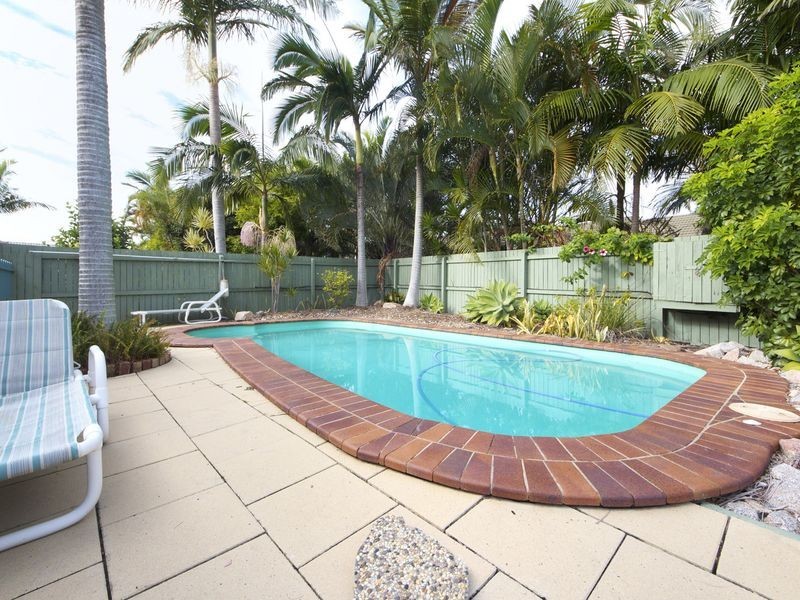 11 Kirk Place, Sandstone Point QLD 4511