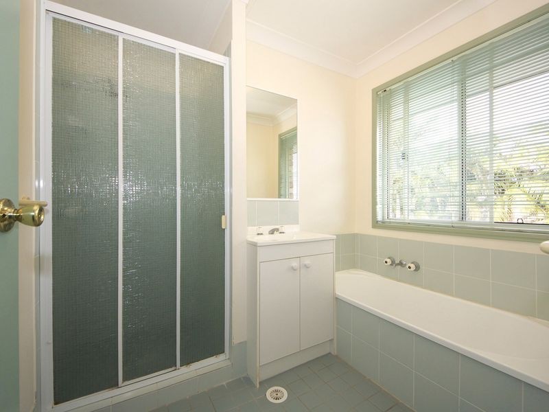 11 Kirk Place, Sandstone Point QLD 4511