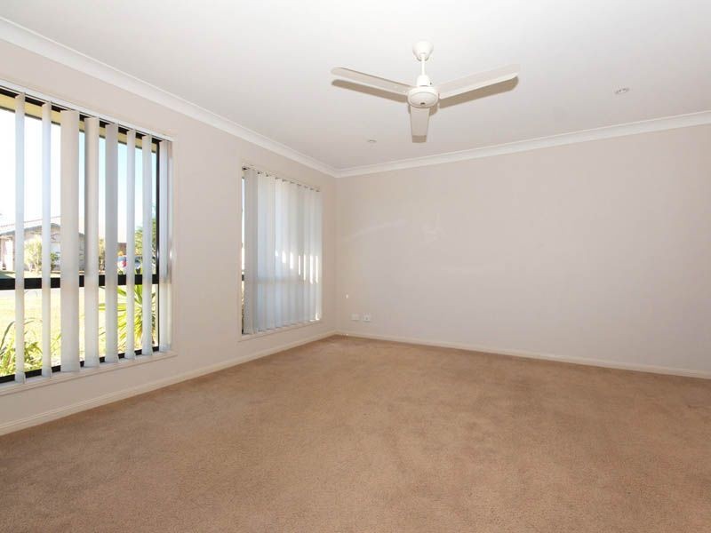 30 Reeders Street, Sandstone Point QLD 4511