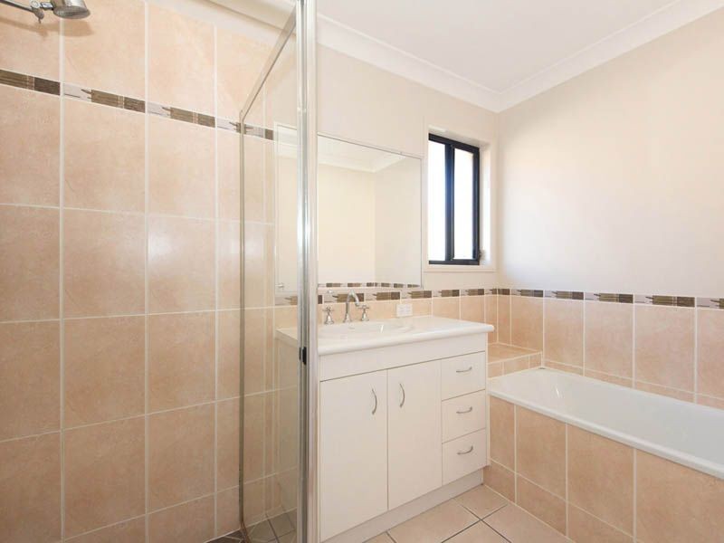 30 Reeders Street, Sandstone Point QLD 4511