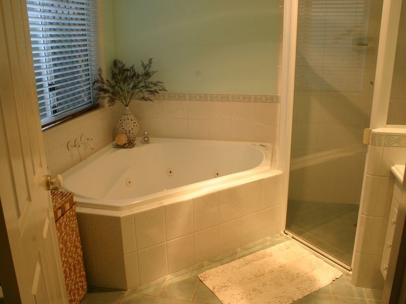 9 Avalon Street, Sandstone Point QLD 4511