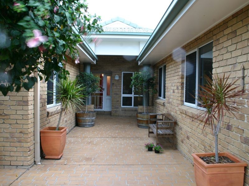 9 Avalon Street, Sandstone Point QLD 4511