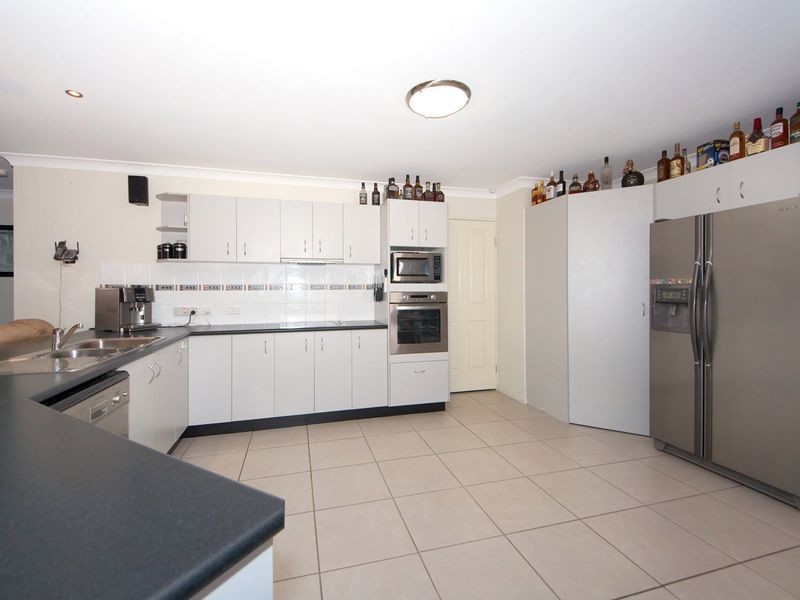 35 Corrimal Place, Sandstone Point QLD 4511