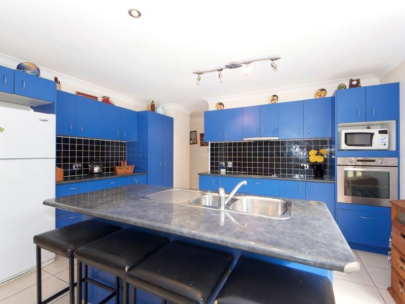 12 Reeders Street, Sandstone Point QLD 4511