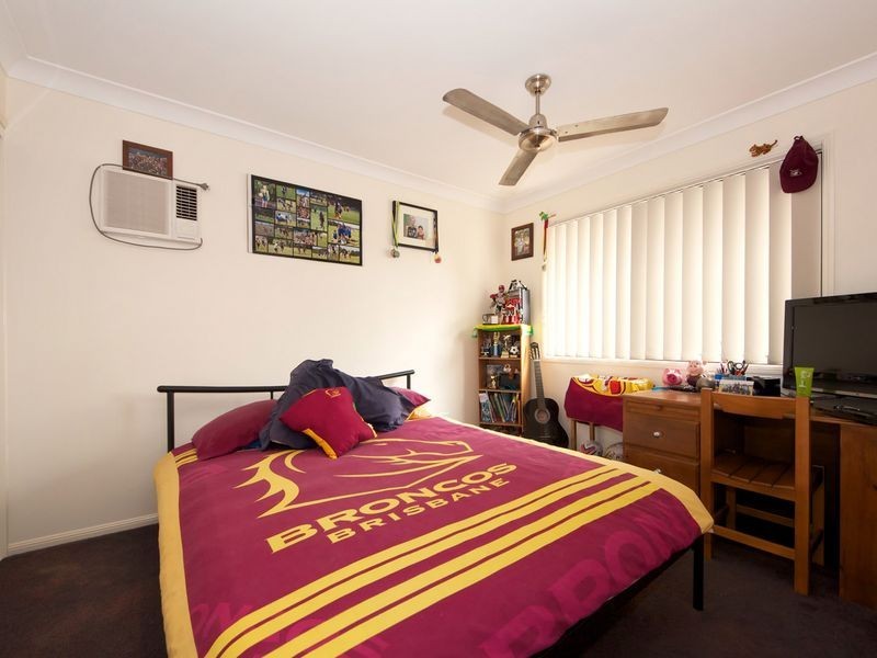 12 Reeders Street, Sandstone Point QLD 4511