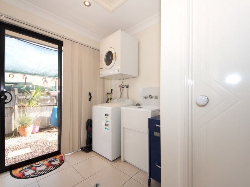 12 Reeders Street, Sandstone Point QLD 4511