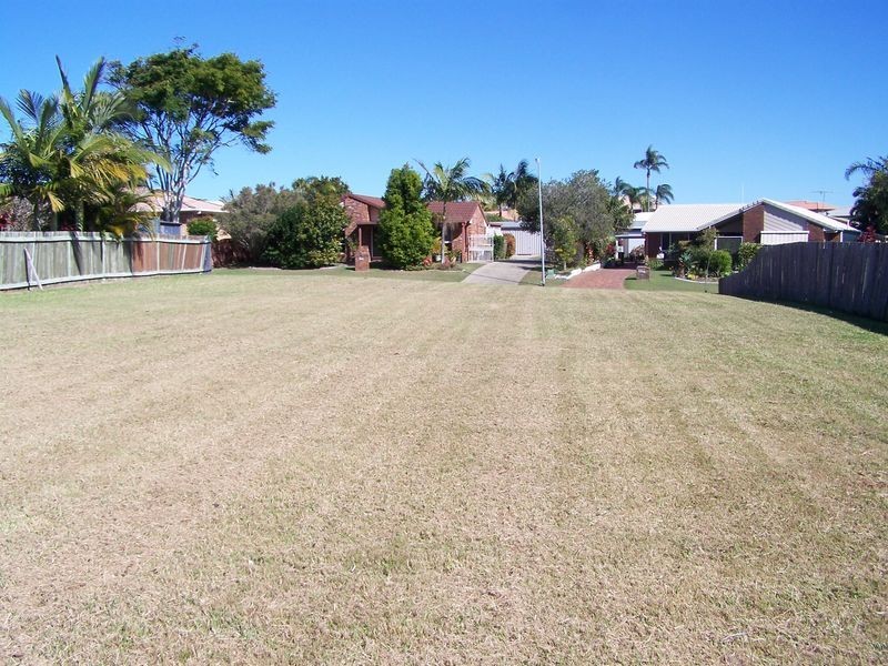 3 Gordon Crescent, Sandstone Point QLD 4511