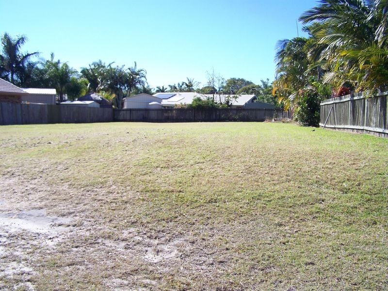 3 Gordon Crescent, Sandstone Point QLD 4511