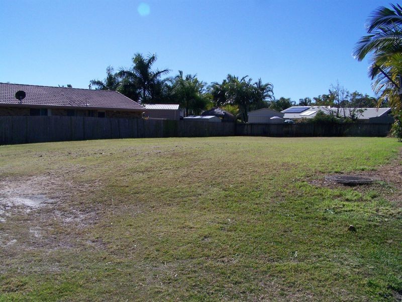 3 Gordon Crescent, Sandstone Point QLD 4511