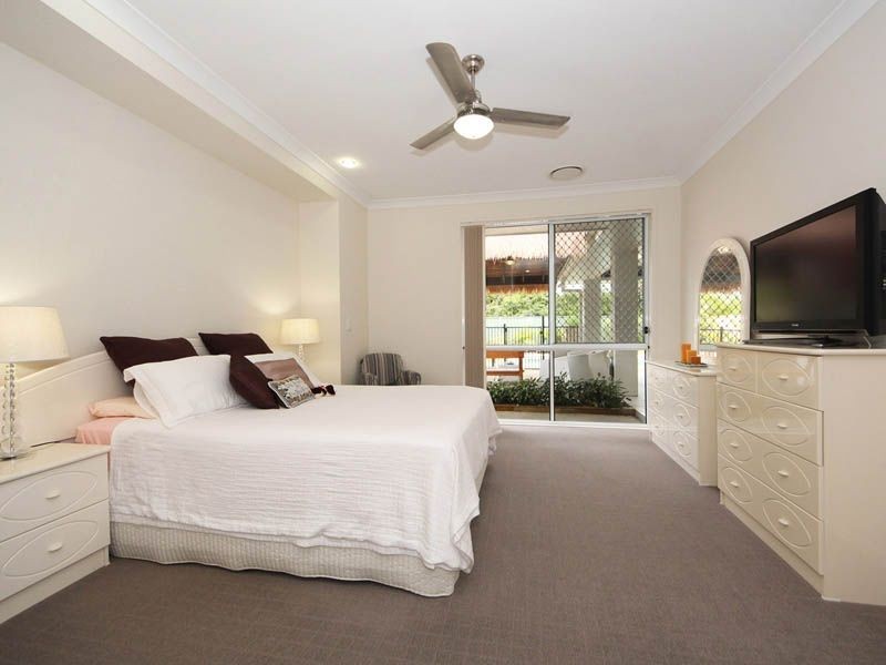 8 Whitehaven Place, Banksia Beach QLD 4507