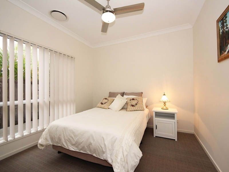 8 Whitehaven Place, Banksia Beach QLD 4507