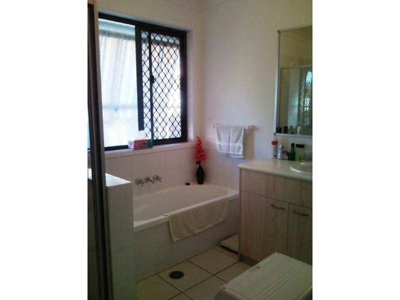 15 Myora Place, Sandstone Point QLD 4511