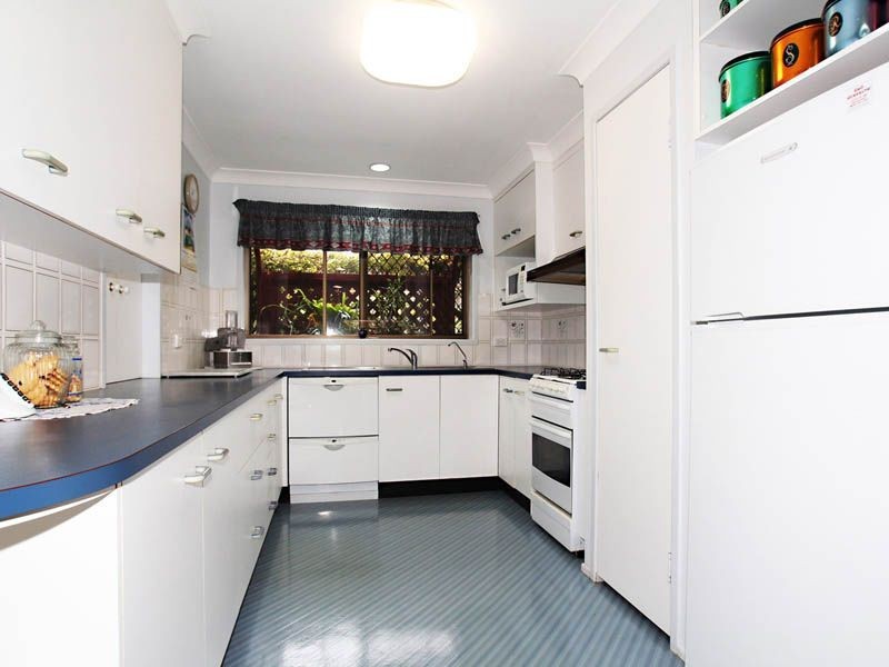 88 Bestmann Road East, Sandstone Point QLD 4511