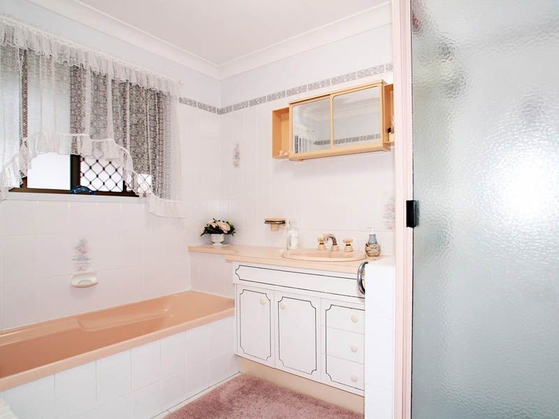 88 Bestmann Road East, Sandstone Point QLD 4511