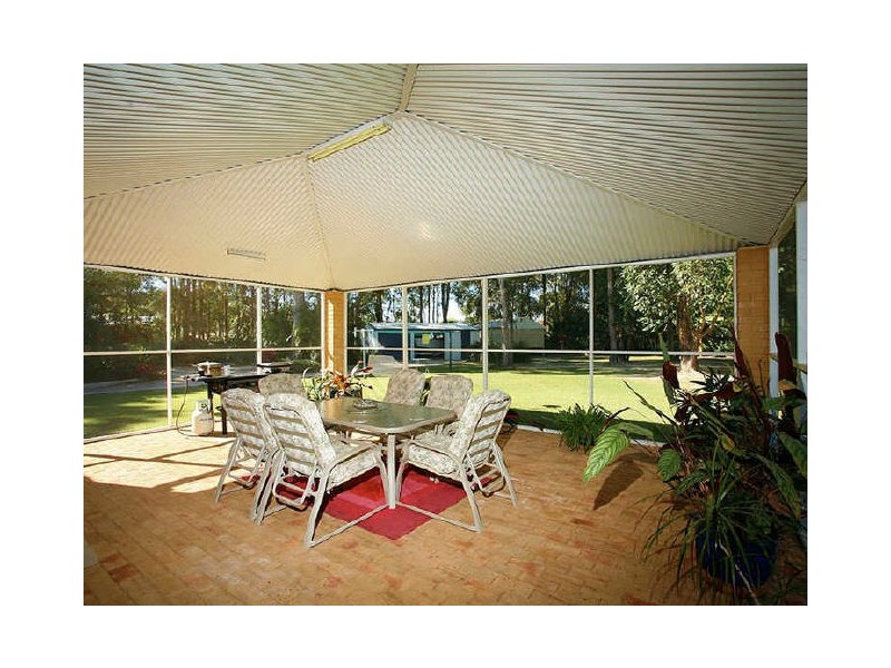 18 Jodi Close, Ningi QLD 4511