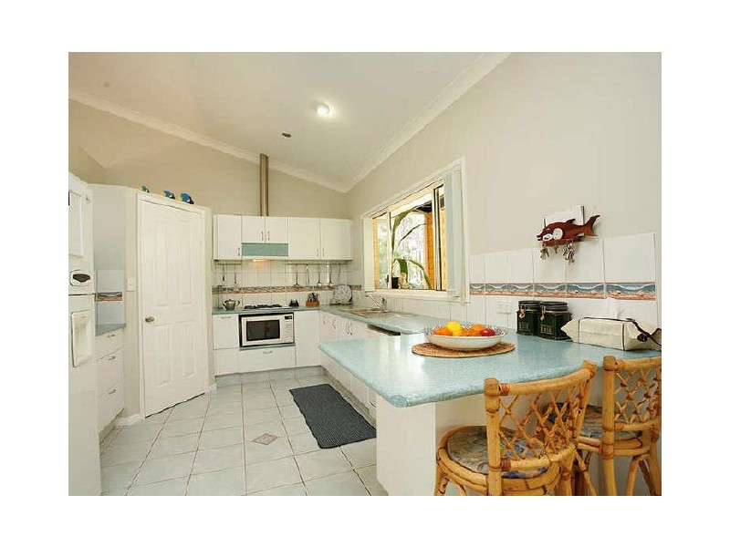 18 Jodi Close, Ningi QLD 4511