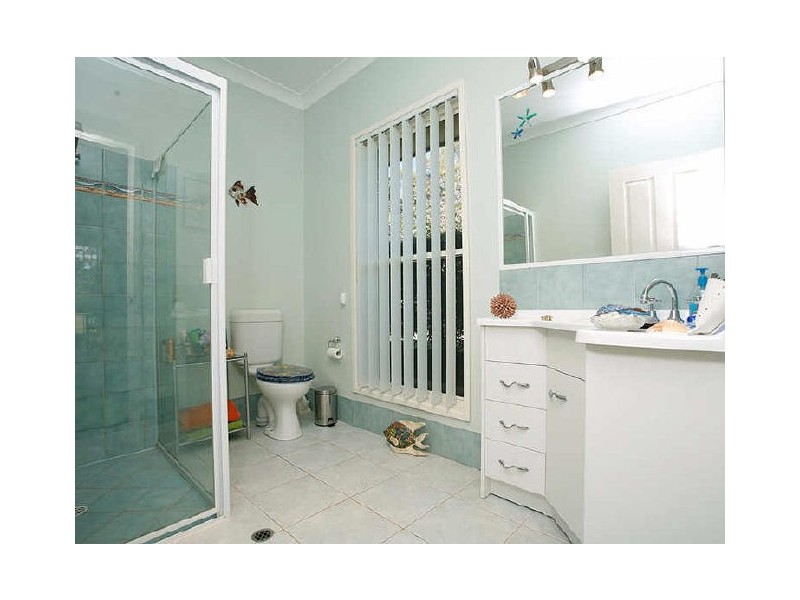 18 Jodi Close, Ningi QLD 4511