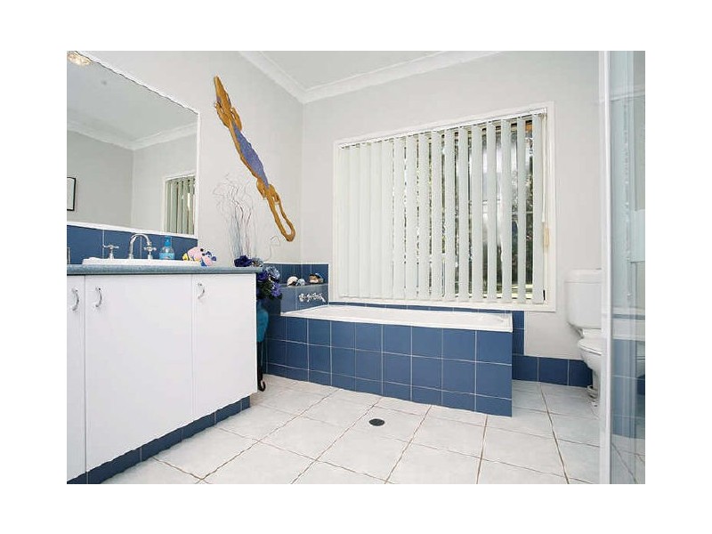 18 Jodi Close, Ningi QLD 4511