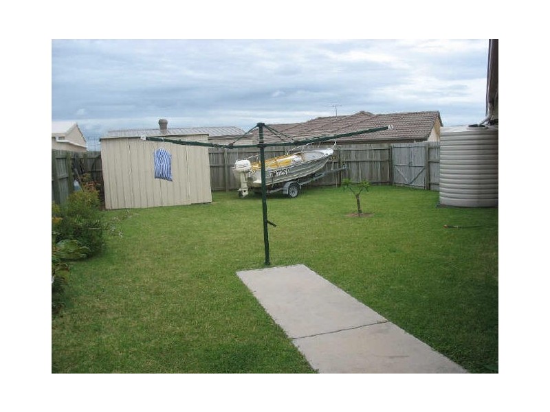 3 Bronte Place, Sandstone Point QLD 4511