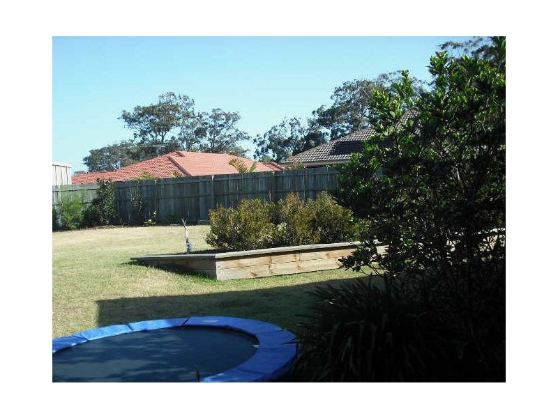 3 Bronte Place, Sandstone Point QLD 4511