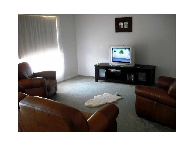 3 Bronte Place, Sandstone Point QLD 4511