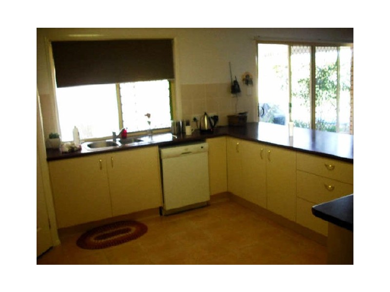 3 Bronte Place, Sandstone Point QLD 4511