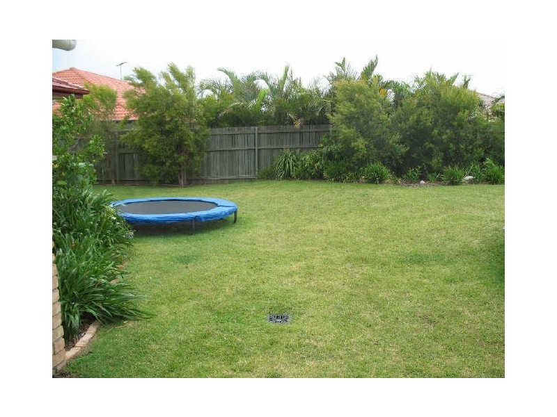 3 Bronte Place, Sandstone Point QLD 4511